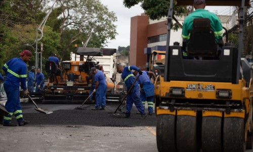 VR: obras de asfaltamento alteram trânsito noturno na Beira-Rio